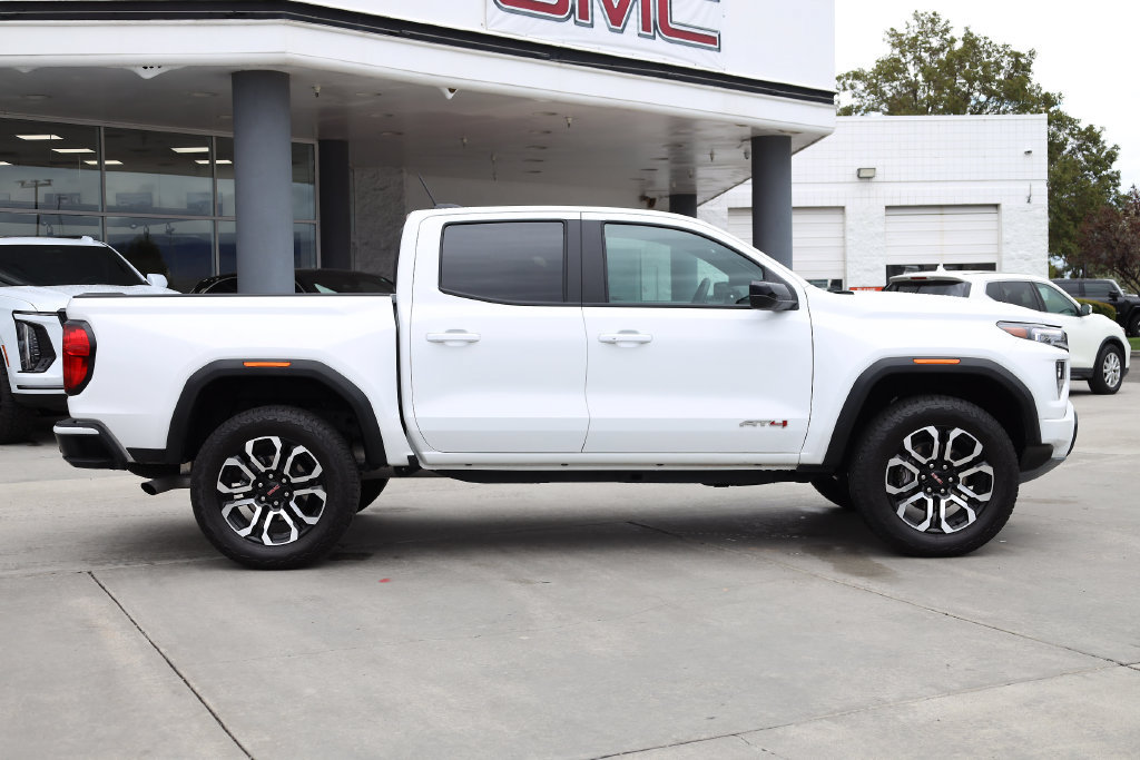 Used 2025 GMC Canyon AT4 w/ Nightfall Edition AWD/4WD image 7
