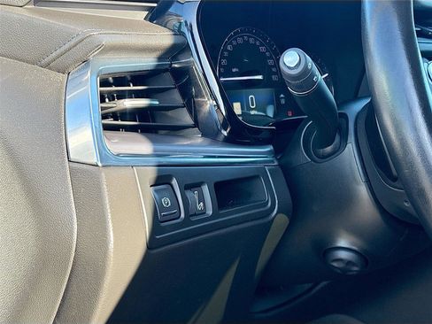 Used 2018 Cadillac XT5 Luxury image 10