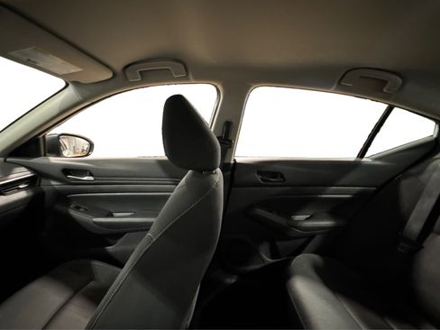 Used 2025 Nissan Altima 2.5 SV image 36