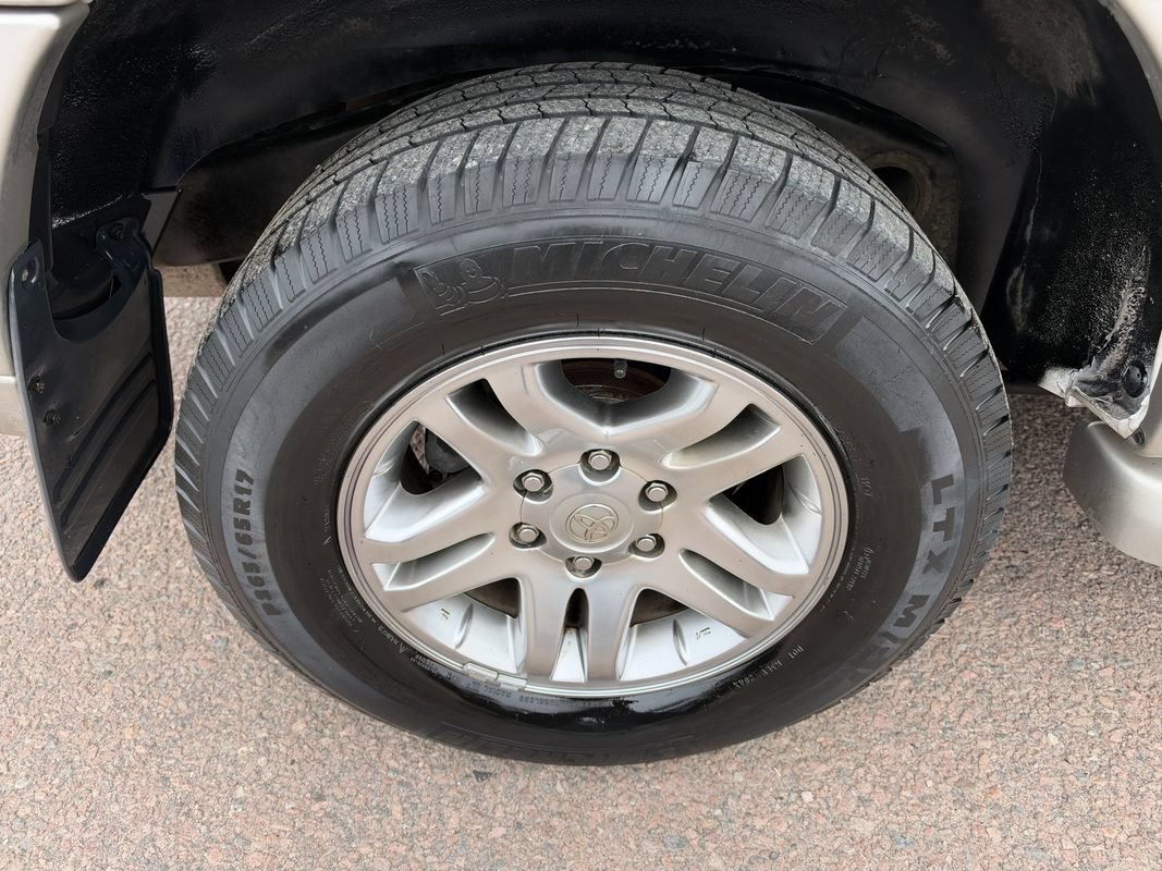 Used 2003 Toyota Sequoia SR5 AWD/4WD image 11
