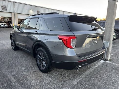Used 2022 Ford Explorer XLT w/ Equipment Group 202A image 9
