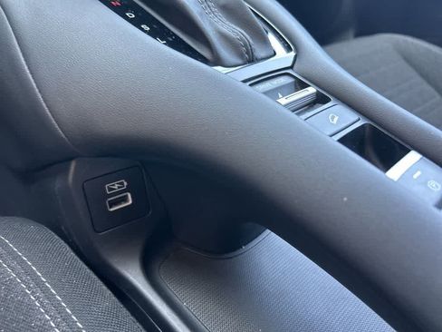 Used 2023 Honda HR-V LX image 23