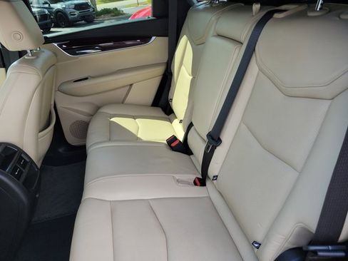 Used 2018 Cadillac XT5 Luxury w/ Driver Awareness Package image 15