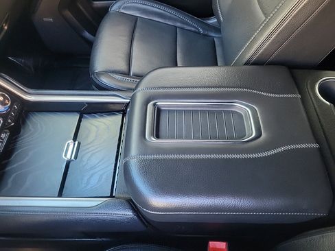 Used 2023 GMC Yukon XL Denali image 24