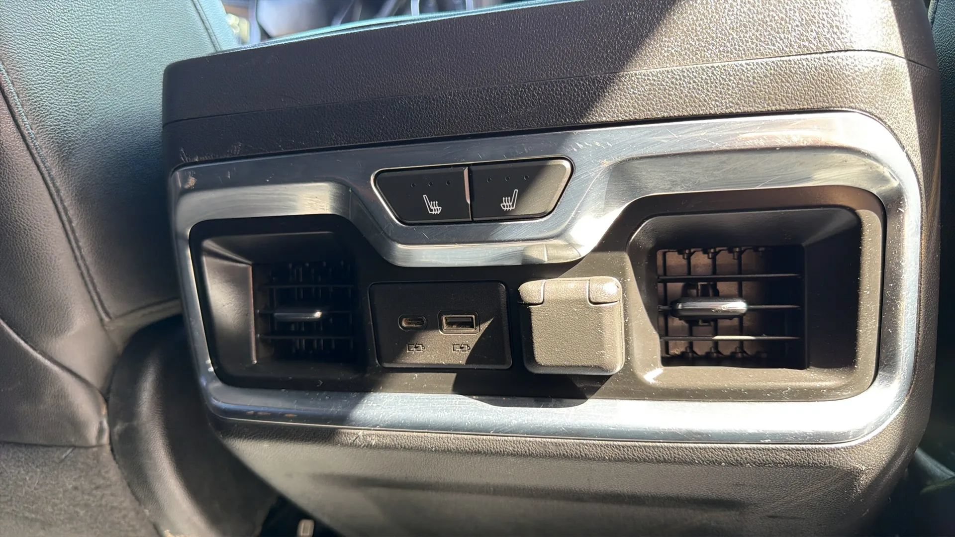 Used 2020 GMC Sierra 2500 AT4 w/ AT4 Premium Package AWD/4WD image 15