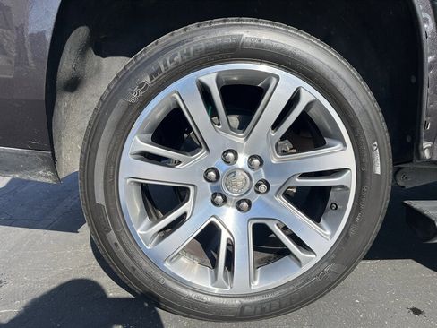 Used 2015 Cadillac Escalade Premium image 18