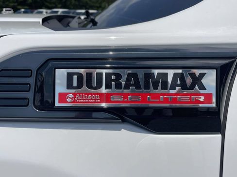 Used 2024 GMC Sierra 2500 AT4 w/ AT4 Premium Plus Package AWD/4WD image 8