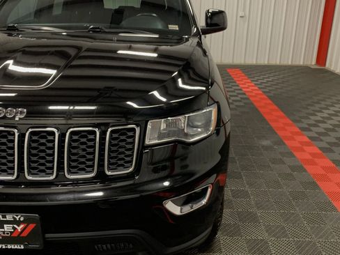Used 2017 Jeep Grand Cherokee Laredo w/ Quick Order Package 23E image 9