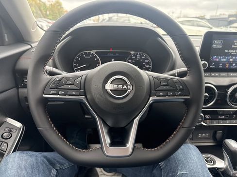 New 2025 Nissan Sentra SR FWD image 12