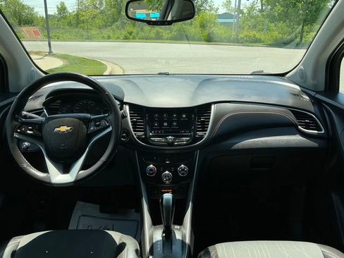 Used 2018 Chevrolet Trax LT w/ LT Convenience Package AWD/4WD image 21