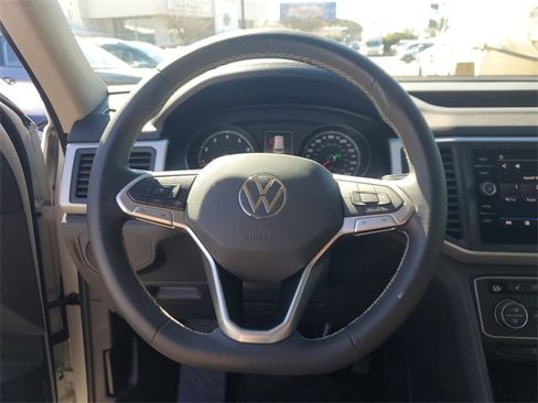 Used 2021 Volkswagen Atlas SE w/ Panoramic Sunroof Package image 25