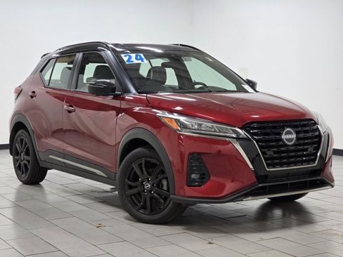 Used 2024 Nissan Kicks SR w/ SR Premium Package image 2