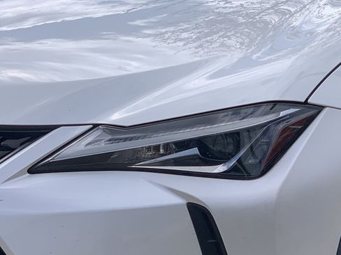 Used 2020 Lexus UX 200 w/ Premium Package image 6