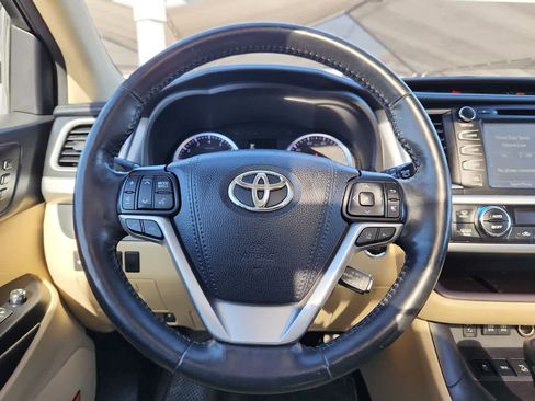 Used 2018 Toyota Highlander Limited Platinum image 19