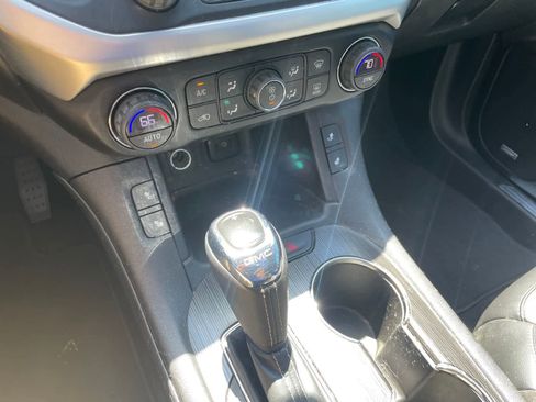 Used 2018 GMC Acadia SLT FWD image 18