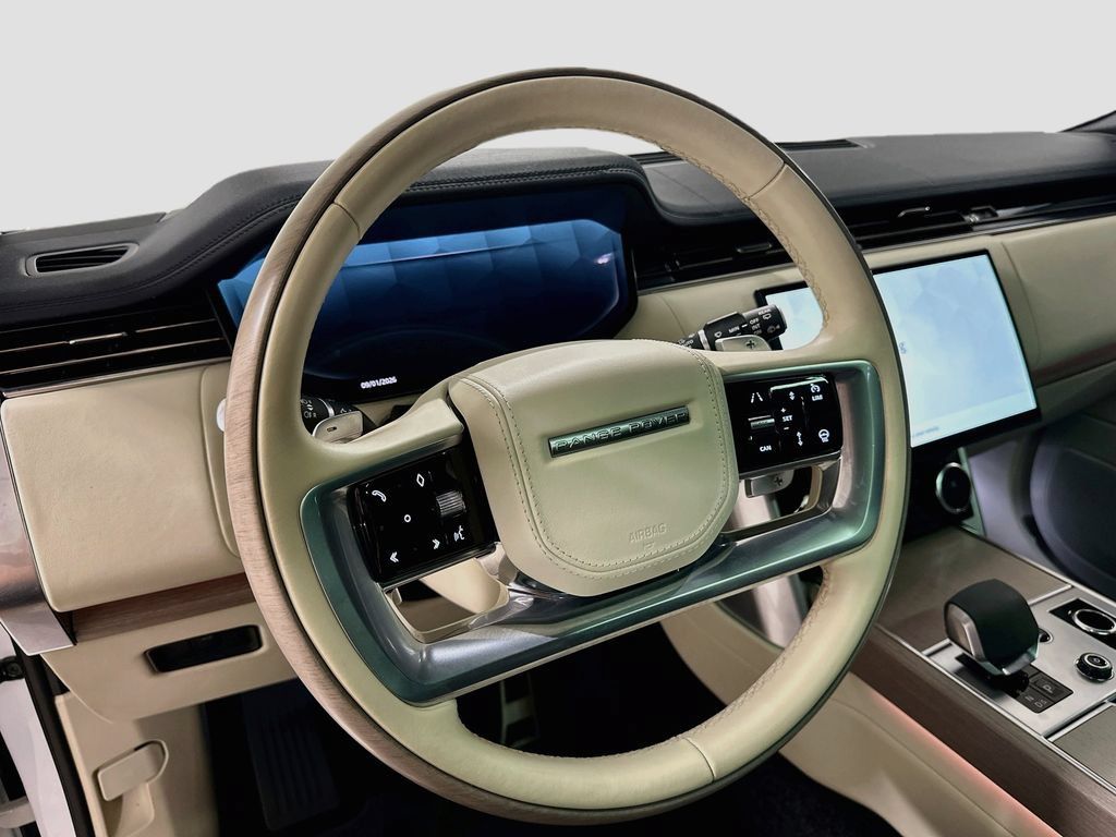 Used 2023 Land Rover Range Rover SE AWD/4WD image 4
