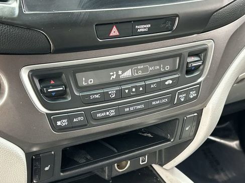 Used 2021 Honda Pilot EX image 27