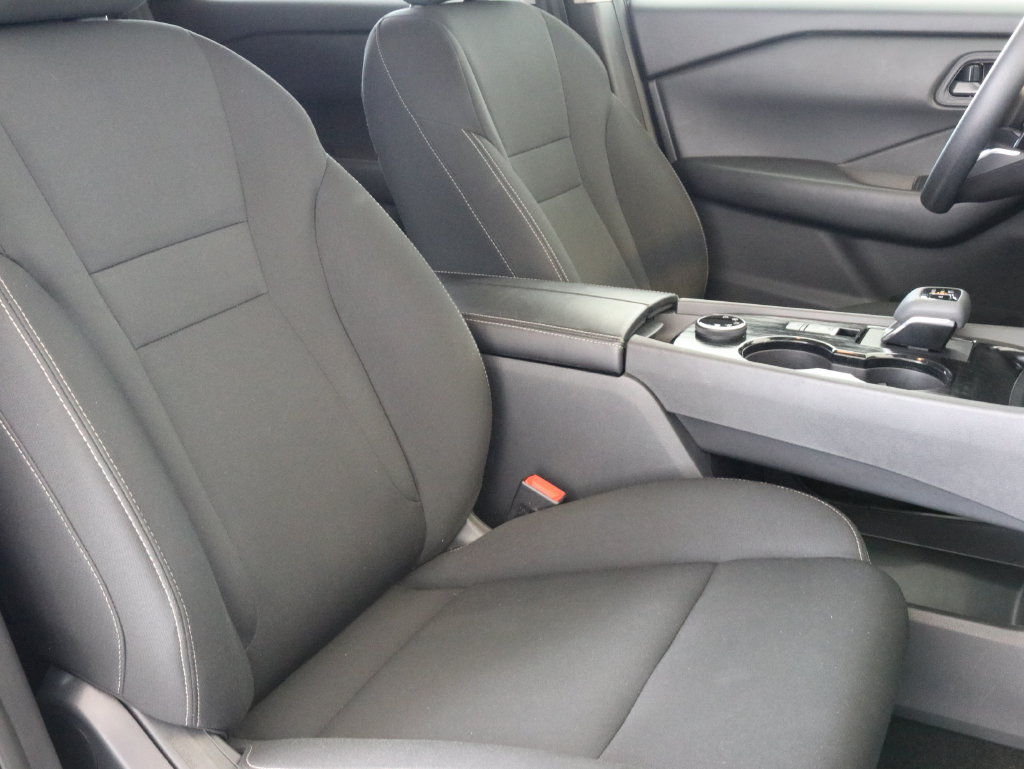 Used 2024 Nissan Rogue S AWD/4WD image 41