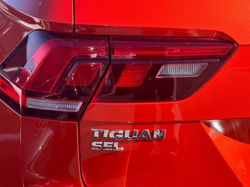 Used 2018 Volkswagen Tiguan SEL Premium w/ 3rd Row Seat Package AWD/4WD image 10