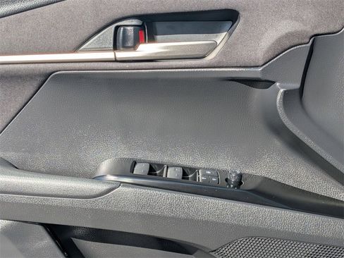 Used 2025 Toyota Camry LE image 13