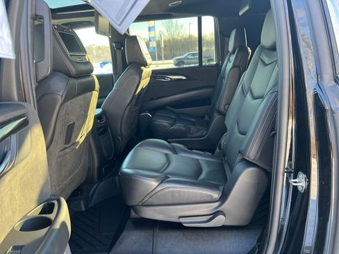 Used 2018 Cadillac Escalade ESV Platinum image 21