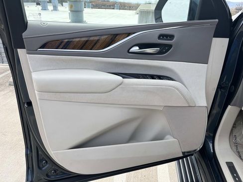 Used 2021 Cadillac Escalade ESV Sport Platinum image 25