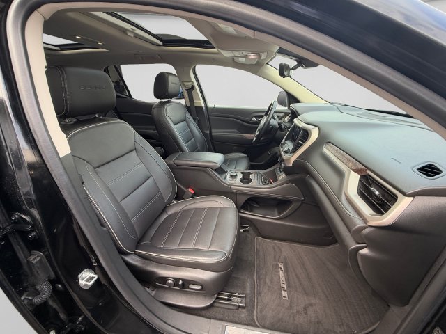 Used 2020 GMC Acadia Denali w/ Technology Package AWD/4WD image 14