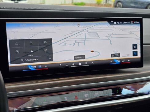 Used 2023 BMW i7 xDrive60 AWD/4WD image 28