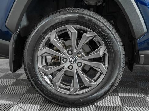 Used 2022 Toyota RAV4 XLE Premium image 20