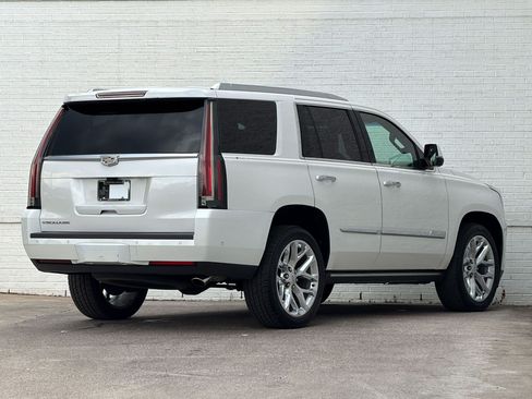 Used 2018 Cadillac Escalade Platinum AWD/4WD image 9
