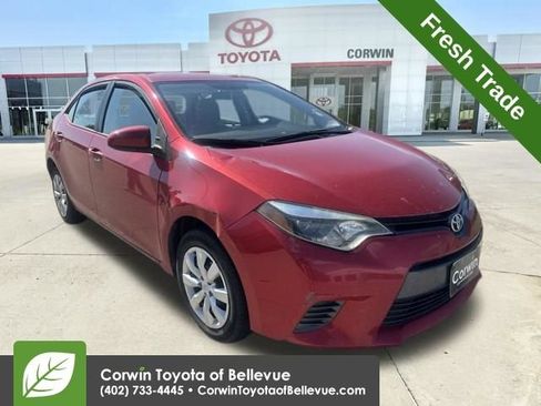 Used 2015 Toyota Corolla LE FWD image 1