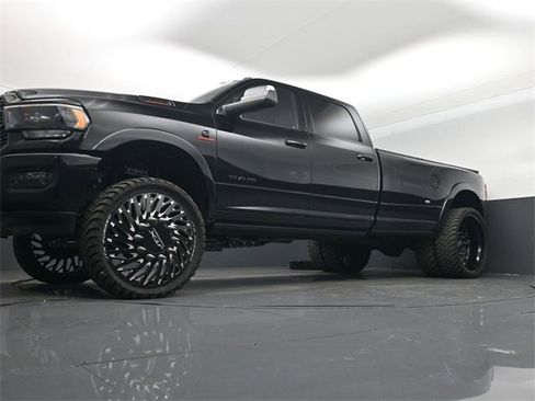 Used 2022 RAM 3500 Limited w/ Max Tow Package image 61