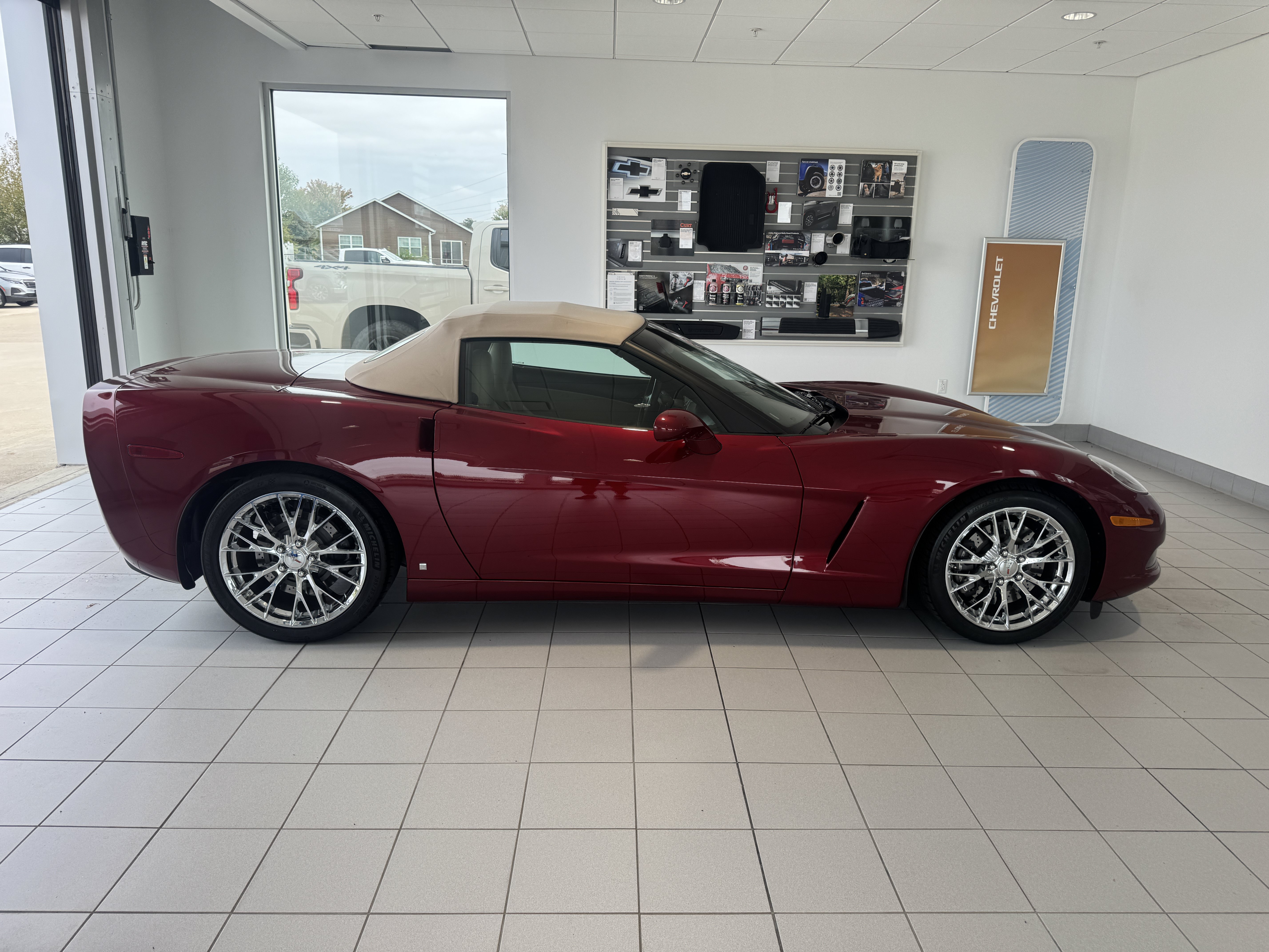 Used 2007 Chevrolet Corvette Convertible w/ Preferred Equipment Group RWD image 11
