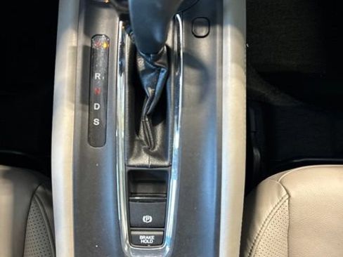 Used 2018 Honda HR-V EX-L image 8