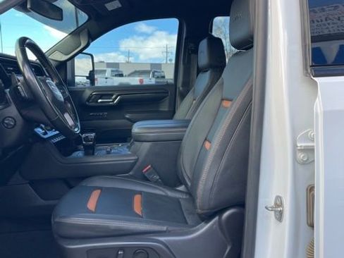 Used 2024 GMC Sierra 1500 AT4 image 33