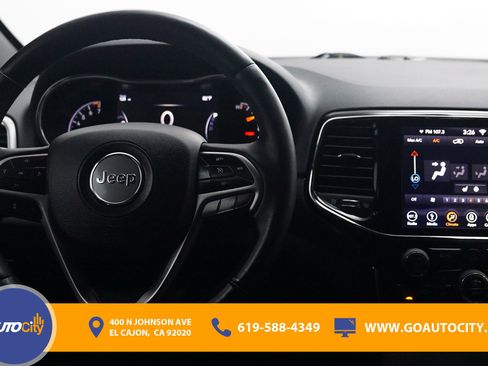 Used 2019 Jeep Grand Cherokee Altitude image 5