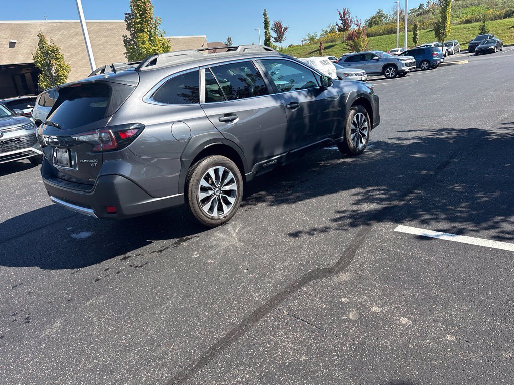 Used 2023 Subaru Outback Limited XT AWD/4WD image 12