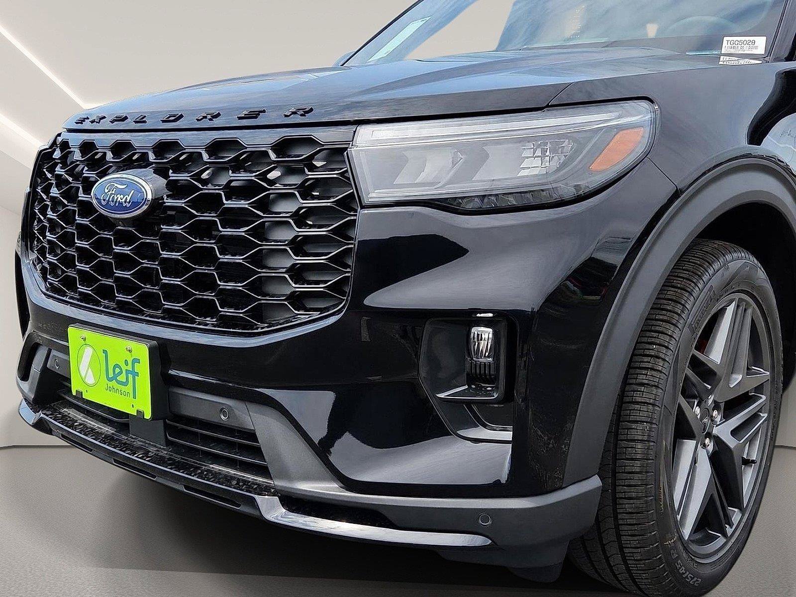 New 2026 Ford Explorer ST-Line w/ ST-Line Street Pack RWD image 3