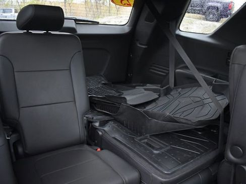 Used 2023 Chevrolet Traverse Premier w/ LPO, Floor Liner Package AWD/4WD image 19