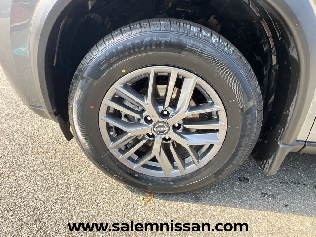 Used 2023 Nissan Rogue S AWD/4WD image 29