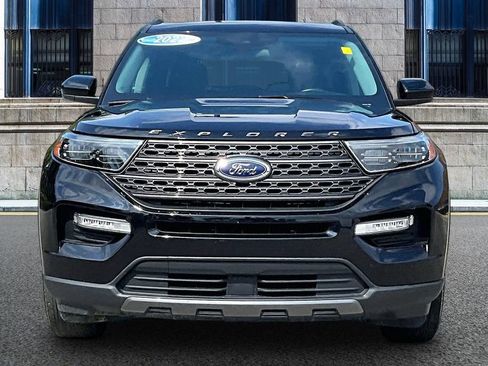 Used 2022 Ford Explorer XLT w/ Equipment Group 202A AWD/4WD image 3