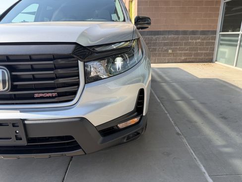 Used 2023 Honda Ridgeline Sport image 11