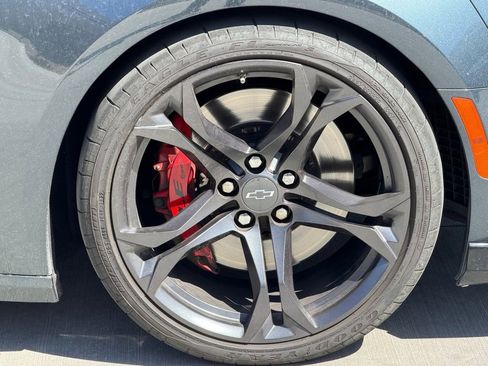 Used 2022 Chevrolet Camaro SS RWD image 7