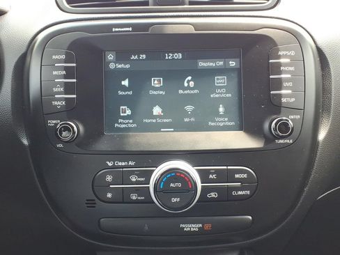 Used 2019 Kia Soul + FWD image 7
