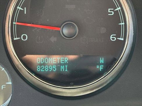 Used 2013 Chevrolet Avalanche LTZ image 35