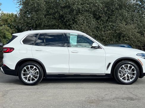 Used 2022 BMW X5 xDrive40i w/ Parking Assistance Package image 3