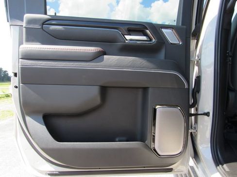 Certified 2026 GMC Sierra 2500 AT4X w/ LPO, Black Badging Package AWD/4WD image 36