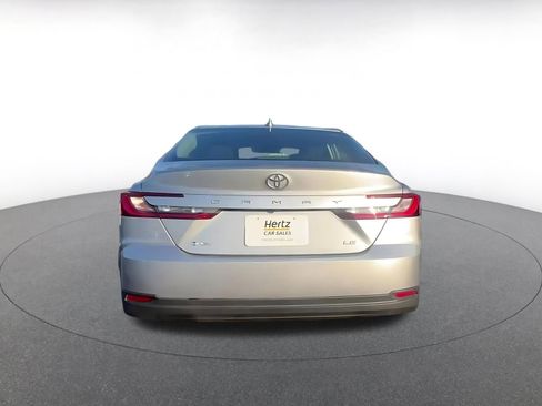 Used 2025 Toyota Camry LE image 11
