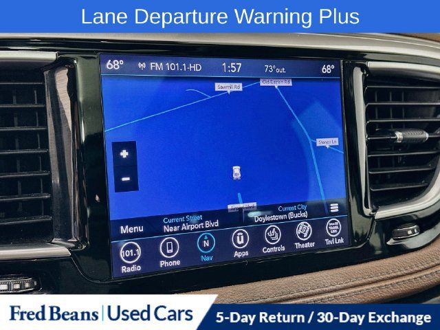Used 2018 Chrysler Pacifica Limited w/ Tire & Wheel Group FWD image 19