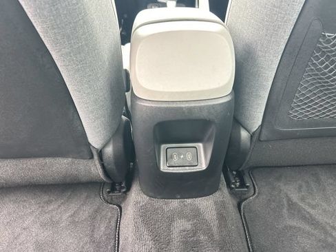 Used 2025 Hyundai Elantra Limited FWD image 31